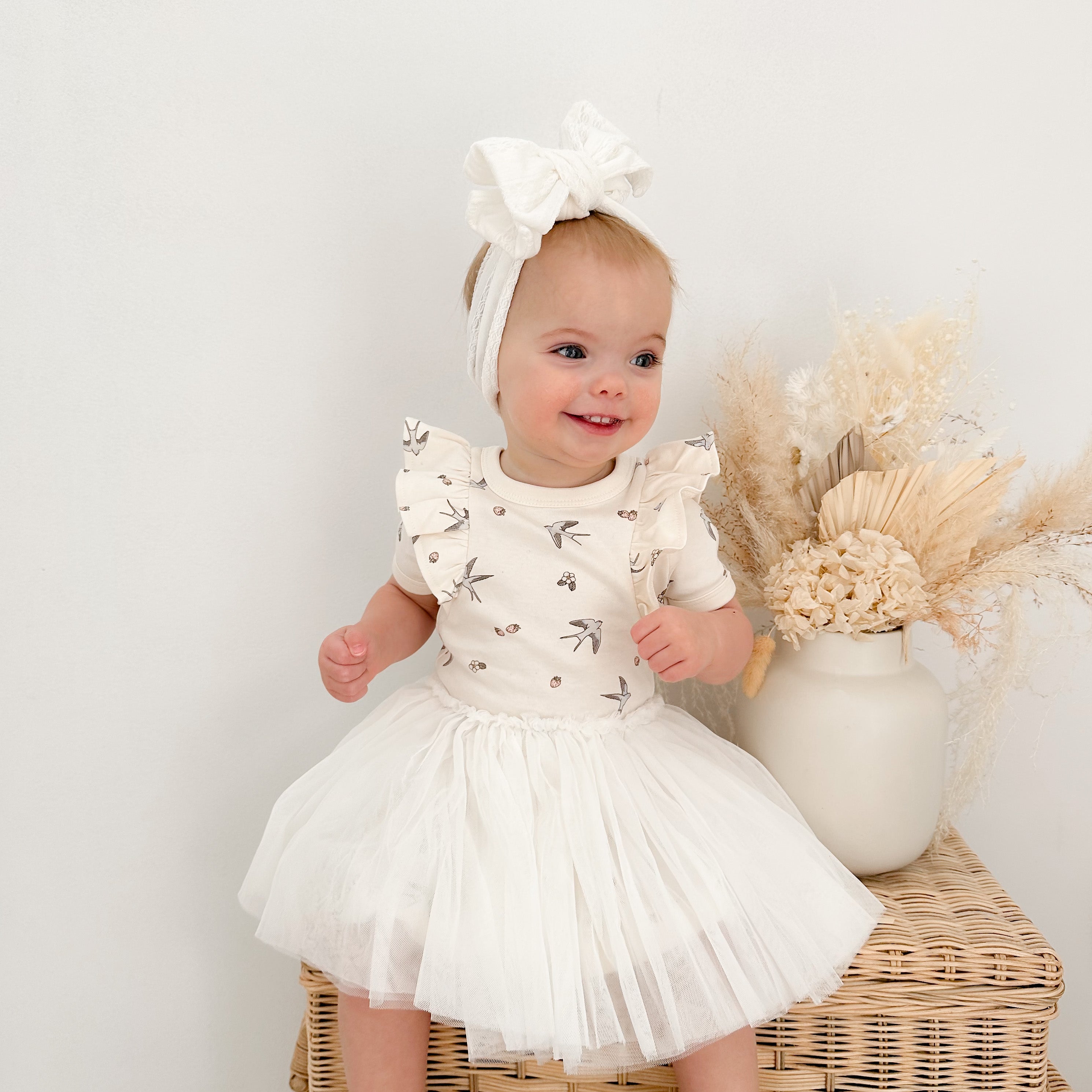 Baby girl white tutu clearance dress